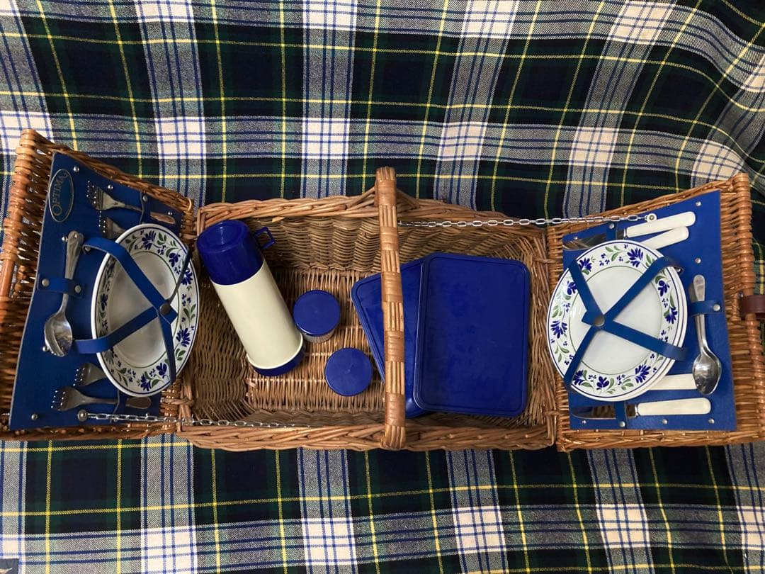 OPTIMA ピクニックバスケット(4人用不足品あり) イギリス OPTIMA ブルー系ピクニックバスケット ブルー&ホワイト花柄