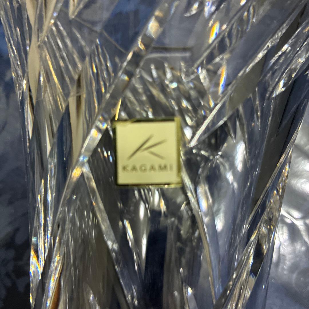 KAGAMI クリスタル花瓶 ツイストデザイン - メルカリ