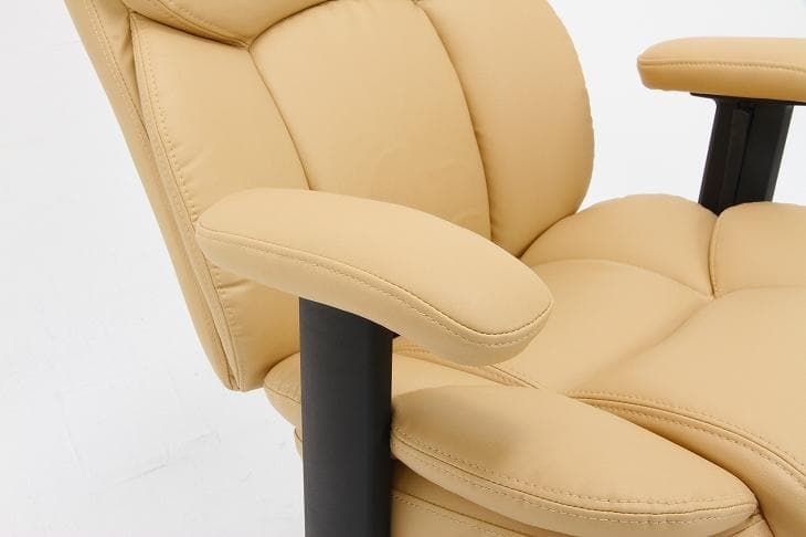 《新品・送料無料》ＰＵプレジデントチェアーマンチェスター　ＩＶ