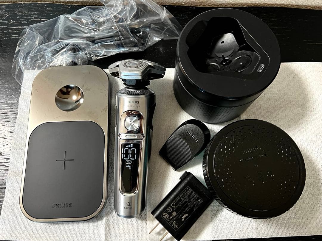 Philips Shaver S9000Prestige SP9885美品 Philips shaver S9000 Prestige ウェット＆ドライ電動シェーバー