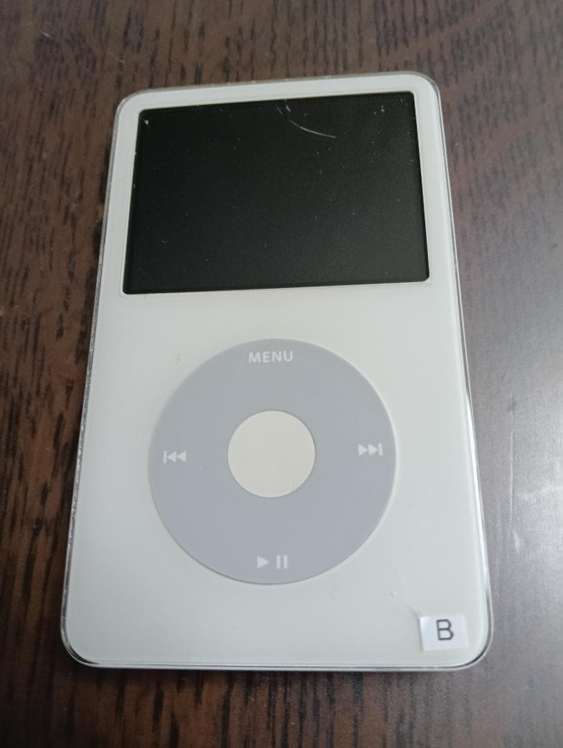 iPod Classic A1136 30GB シリコンケース 付き 出品B - メルカリ