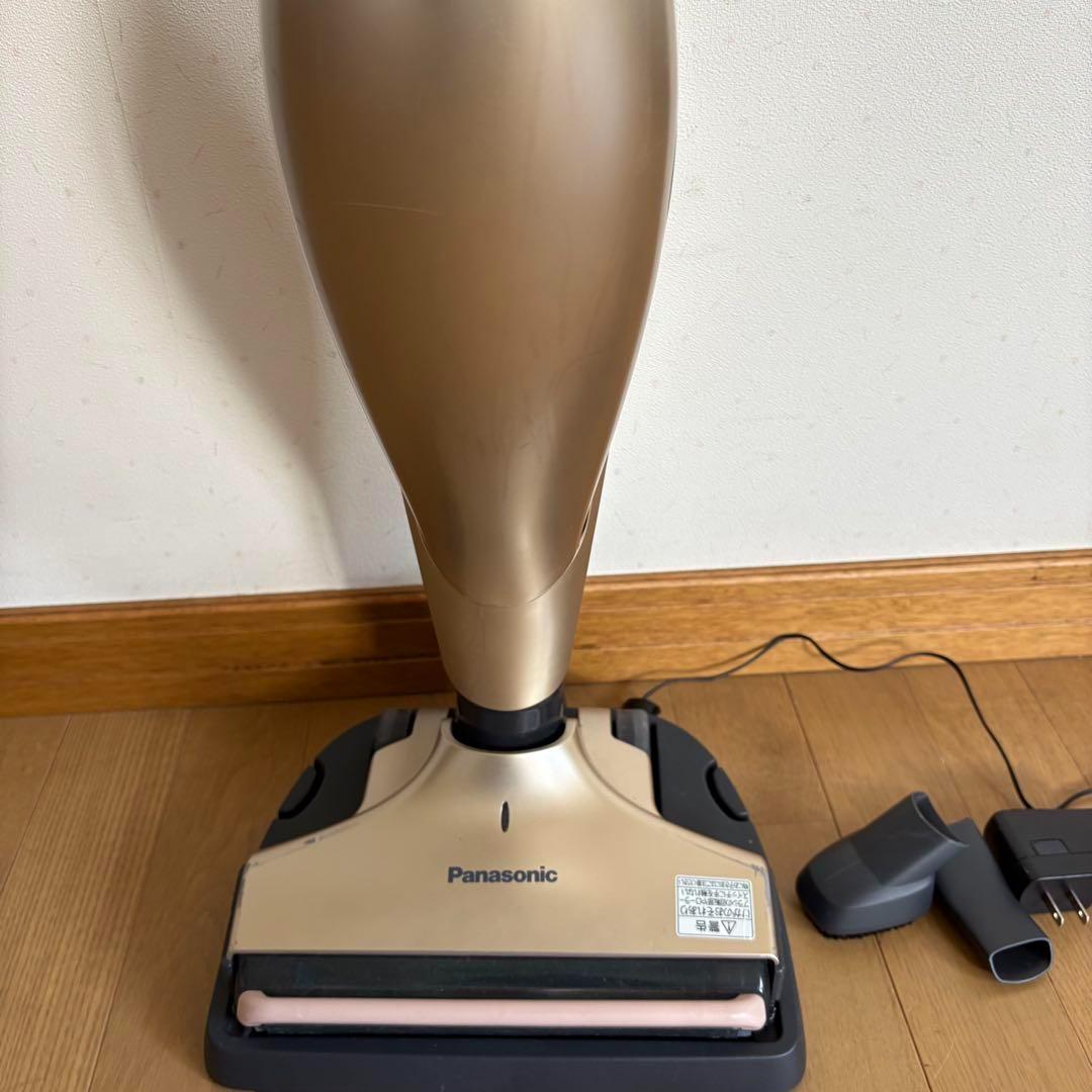 Panasonic スティック型コードレス掃除機 MC-BU110J-T - メルカリ