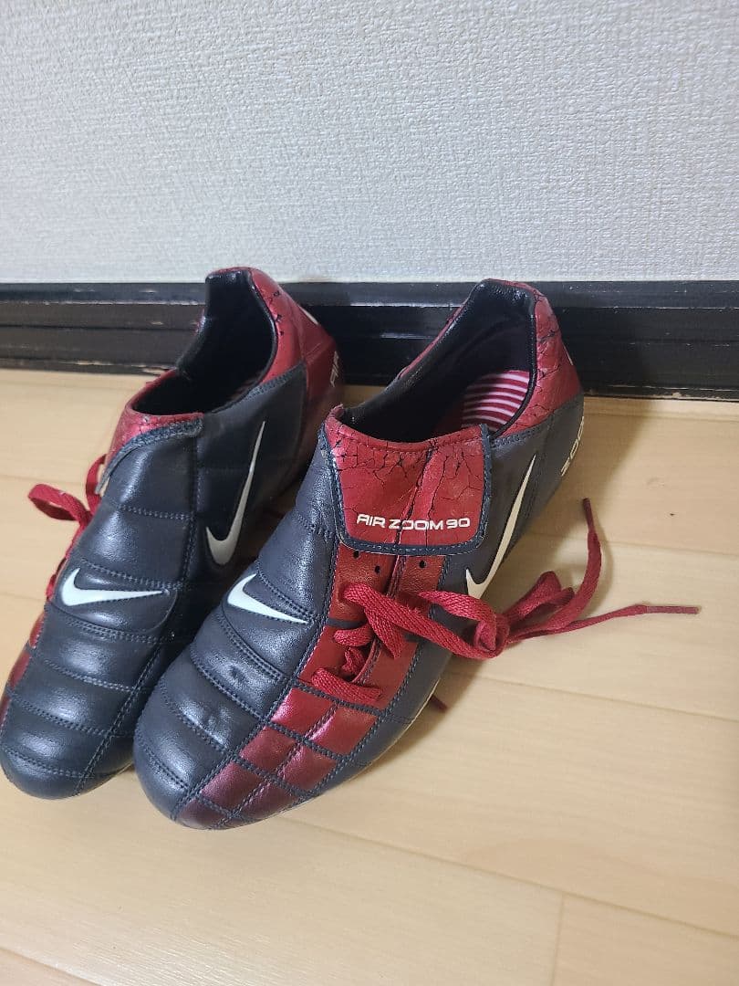 サッカースパイク エアズームトータル90 - メルカリ