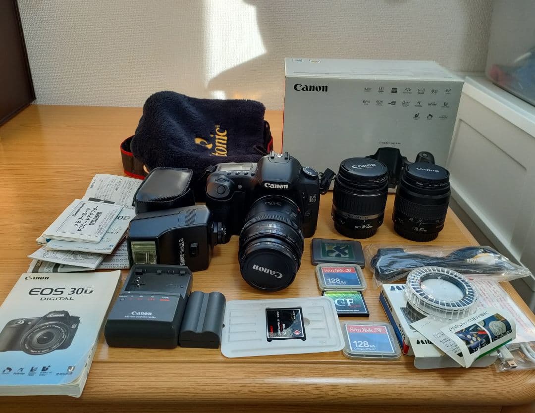 Canon EOS 30D デジタル一眼レフ カメラ Amazon | Canon デジタル一眼レフカメラ EOS 30D レンズキット EF-S17