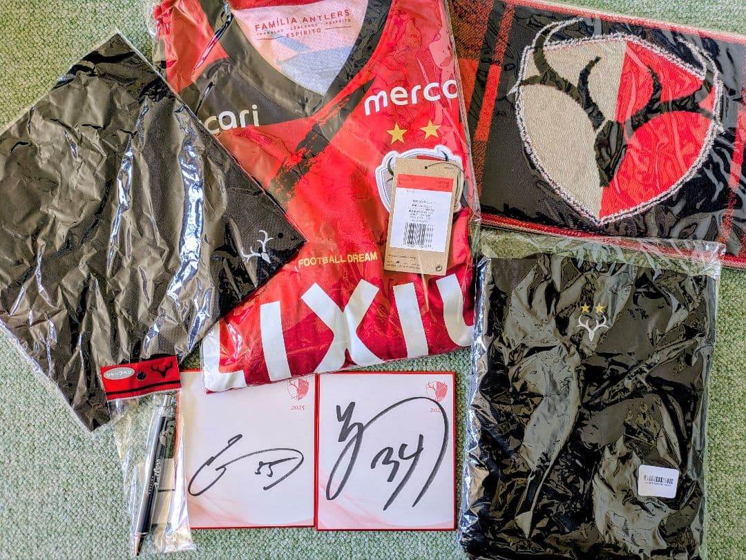 【新品未使用】鹿島アントラーズユニフォーム他 鹿島】次の10年に向けた新ユニフォームを発表！ コンセプトは「革新と