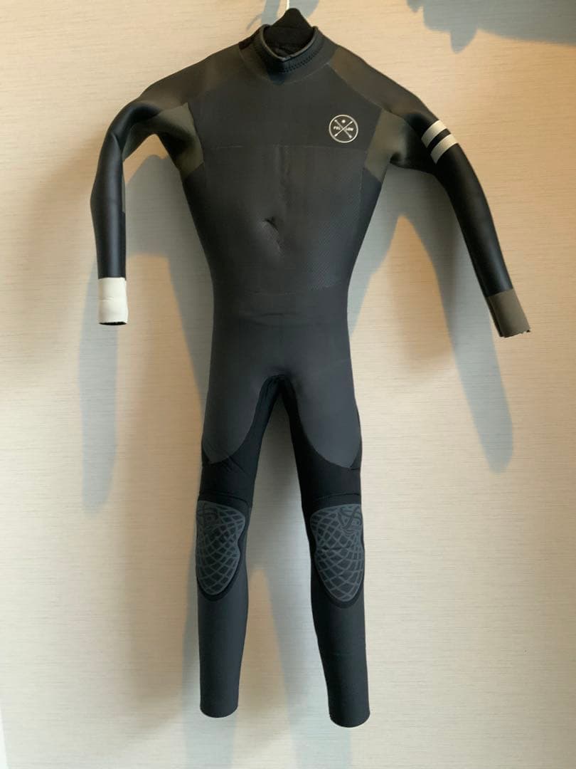 FELLOW セミドライ　サイズ130　ウェットスーツ　サーフィン用ダイビング用 Amazon | FELLOW セミドライ ウェットスーツ バックジップ 5mm 3mm