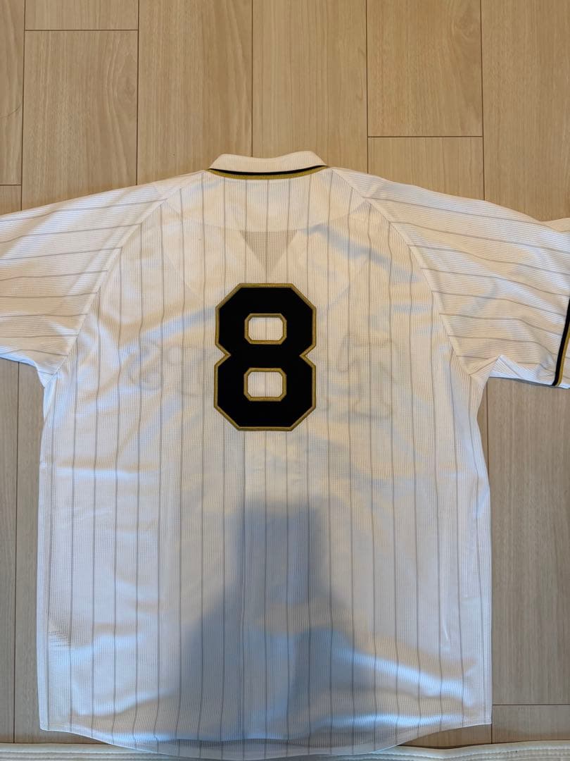 阪神タイガース 伝統の一戦2023レプリカユニフォーム 佐藤輝明 背番号8
