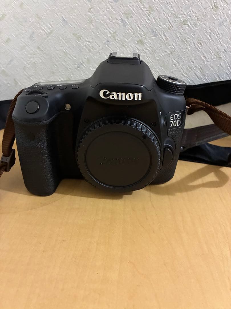 一眼レフカメラEOS 70D・ボディーレンズ Amazon.co.jp: Canon デジタル一眼レフカメラ EOS70D レンズキット EF