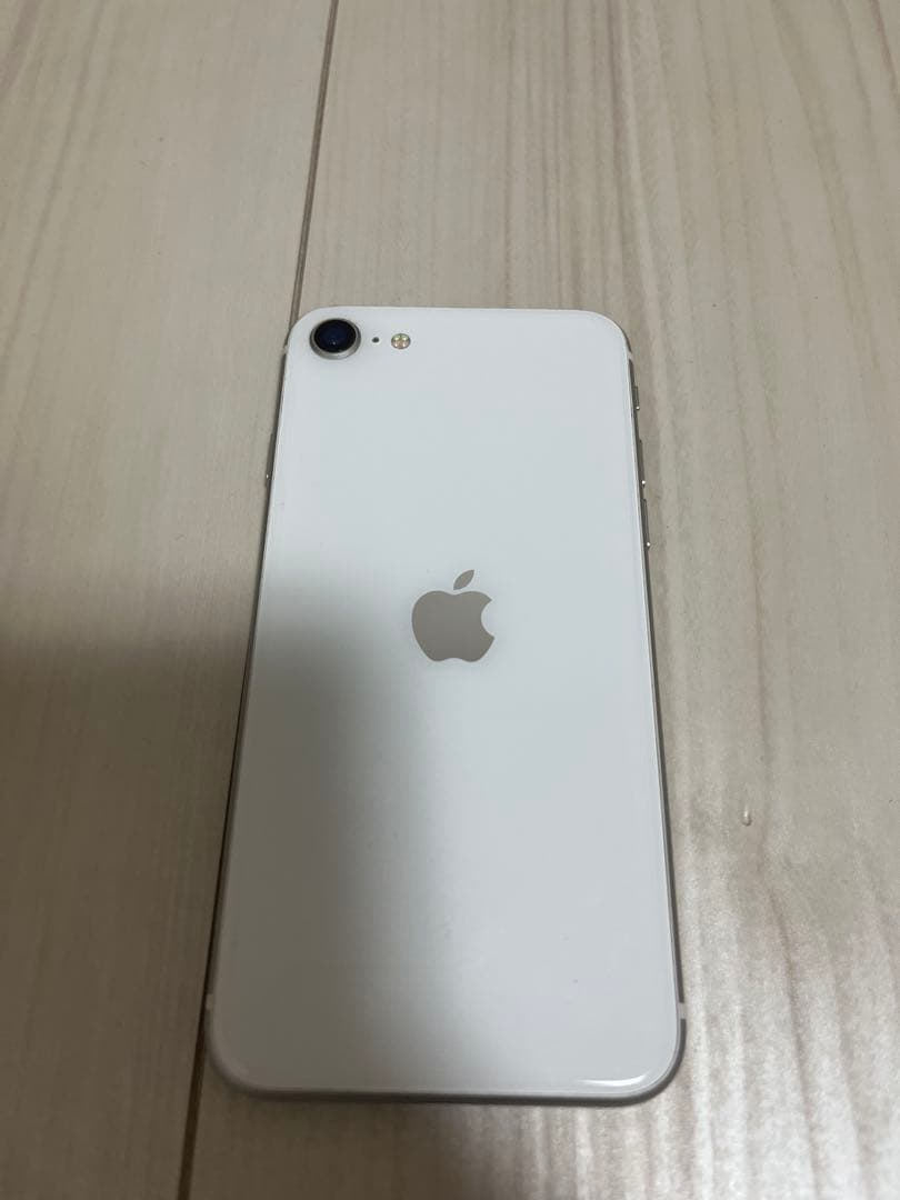 iPhoneSE 64GB 本体のみ　初期化済み Amazon | 【整備済み品】 Apple iPhone SE（第2世代） 64GB ホワイト