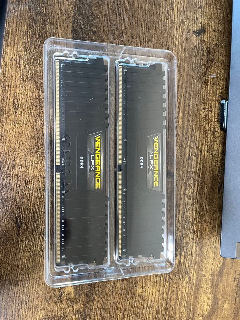 Corsair Vengeance LPX DDR4 16GB (8GB×2) VENGEANCE® LPX 16GB (2 x 8GB) DDR4 DRAM 2666MHz C16 Memory Kit - Black