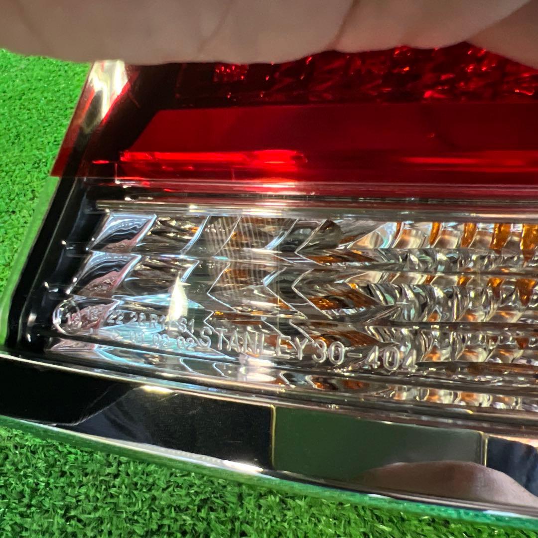 210系クラウン GWS214 テールランプセット 30-404 30-405 - メルカリ