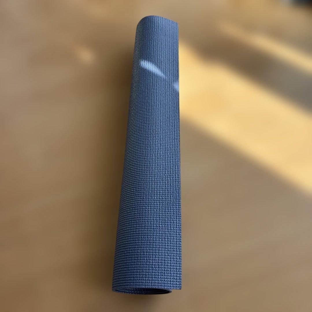 美品】LAVA ヨガマット 3mm ネイビー 145×61cm ホットヨガ - メルカリ