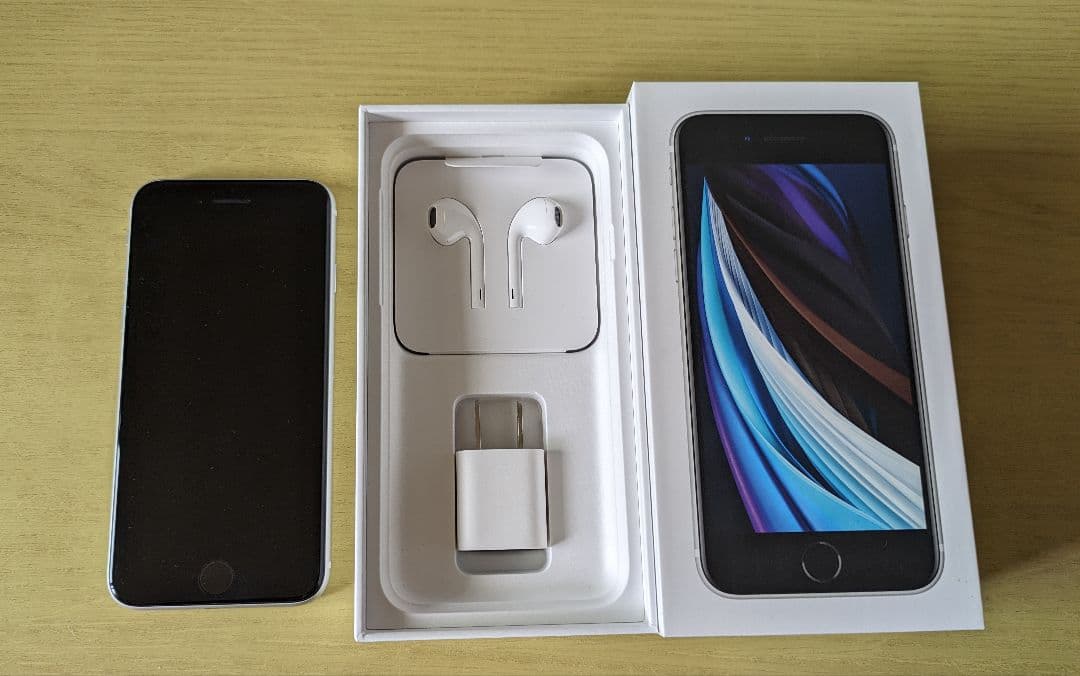 美品❗️ iPhone SE 第2世代 (SE2) ホワイト 128 GB SIMフリー アップル