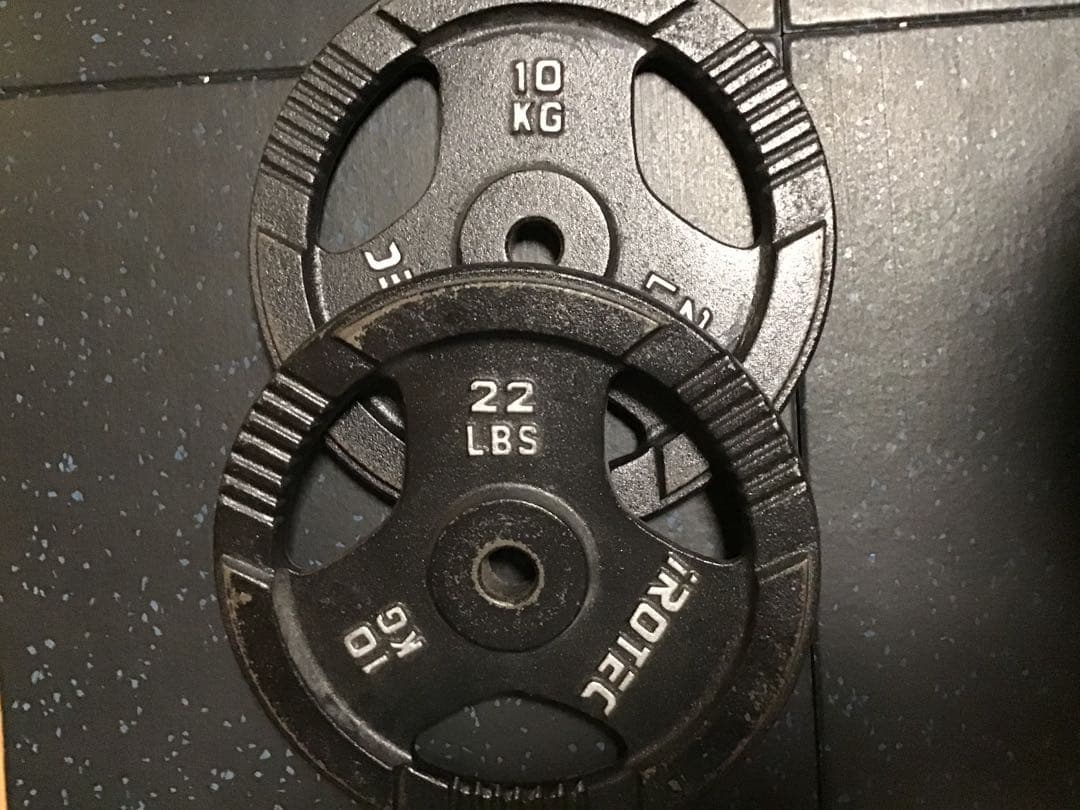 IROTEC ダンベルプレート 10kg 22lbs 2個セット - メルカリ