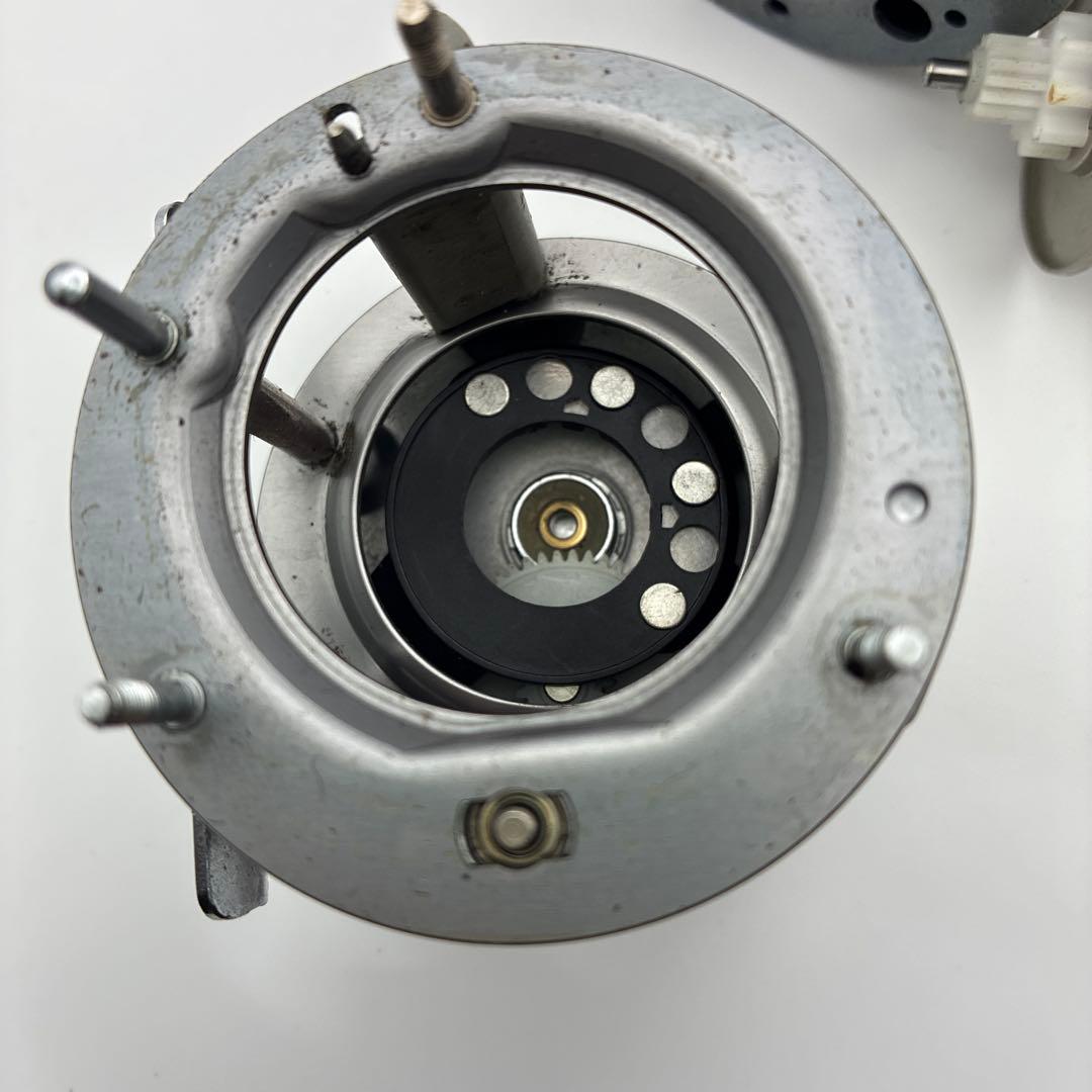 ジャンク ABU 5600C 割れ 部品欠損 あり - メルカリ