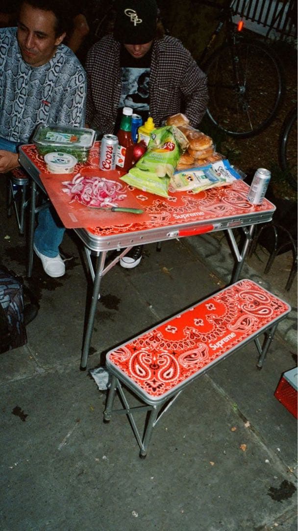 Supreme®/Coleman® Folding Table Set - メルカリ