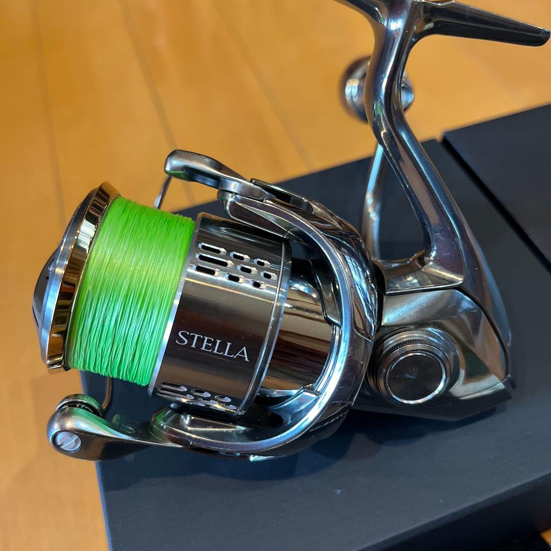 ステラ18 C3000 リブレハンドルノブ ［極美品］シマノ リール オマケ付