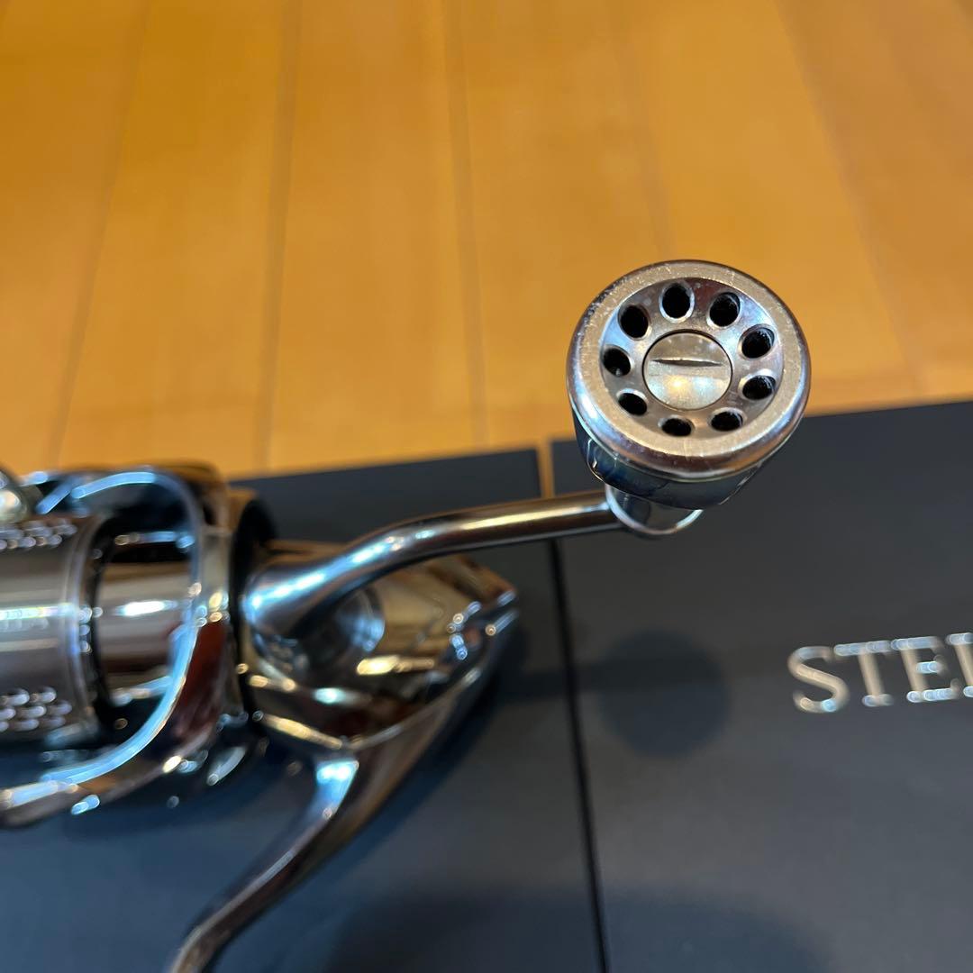 ステラ18 C3000 リブレハンドルノブ ［極美品］シマノ リール オマケ付