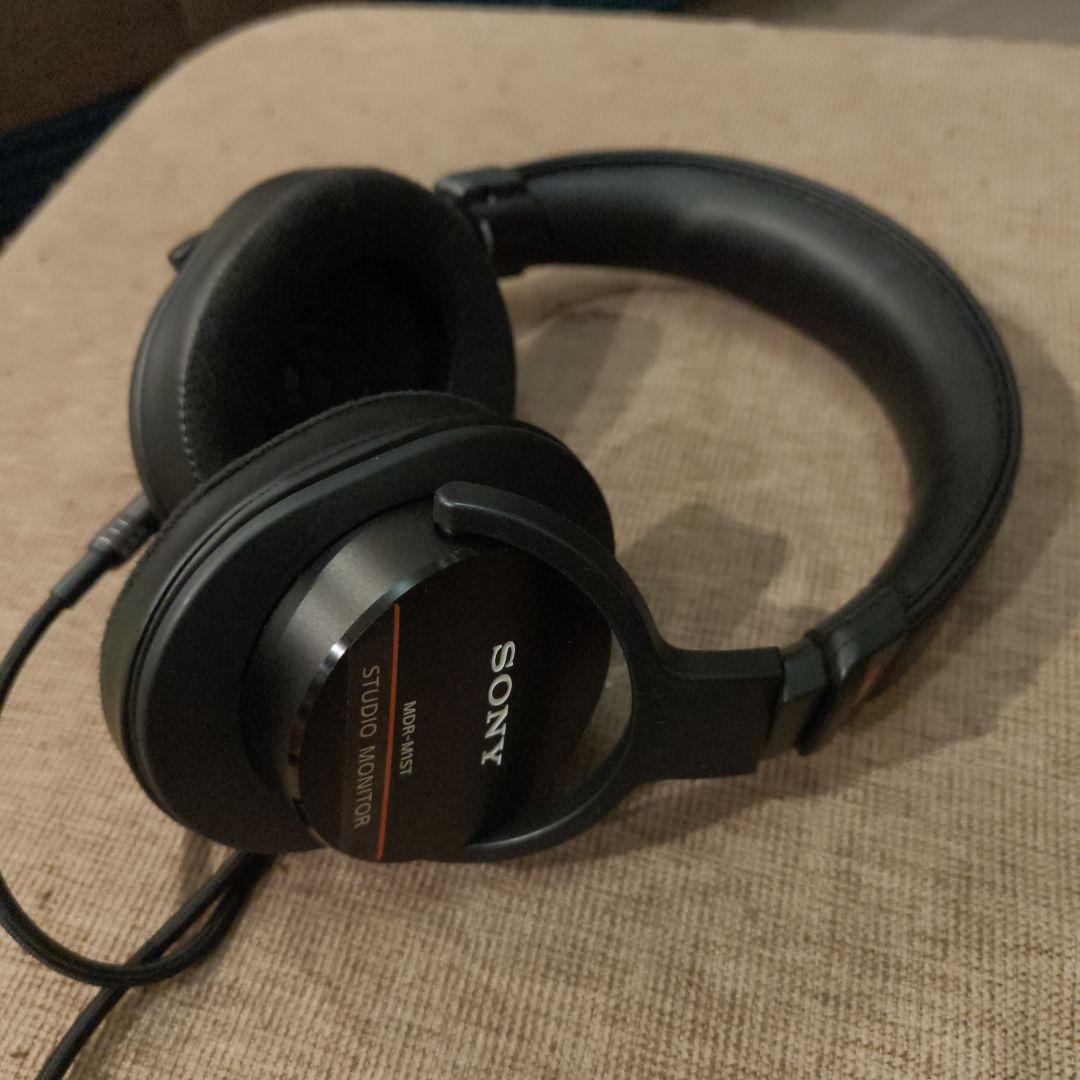 MDR-M1ST SONYスタジオヘッドホン ヘッドホン MDR-M1ST ブラック [オーバーヘッド型 /φ6.3mm 標準プラグ