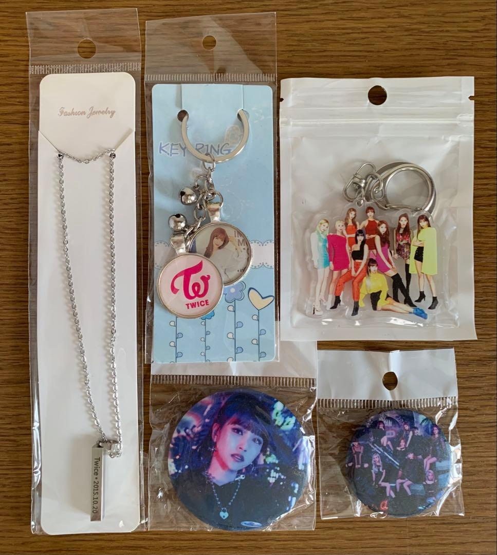 TWICE MINA グッズセット キーホルダー ネックレス 缶バッジ - メルカリ