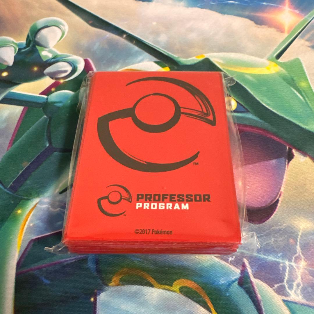 【海外限定！】ポケモン　プロフェッサー　 赤スリーブ 65枚入り Pokemon（ポケモン） 海外限定 ポケモンセンターオリジナル ポケモン