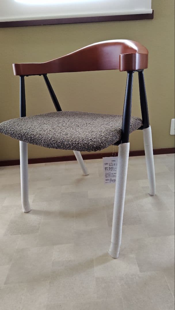 ☆カ−ブが美しいチエア (新品)未使用−送料込み