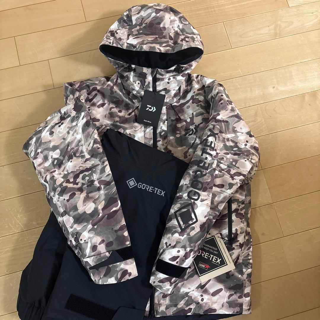 ☆新品☆ダイワ　DW-1924　ゴアテックス　防寒 ウィンタースーツ　Mサイズ DAIWA（ダイワ） DW-1924 ゴアテックス バーサタイルウィンタースーツ
