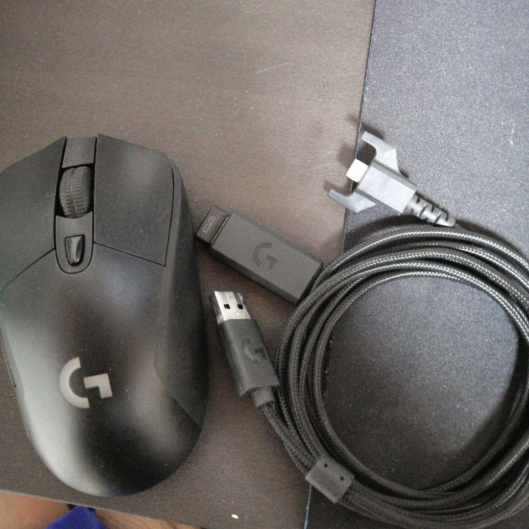 AcerモニターロジクールマウスマウスパッドRazerキーボードマイク