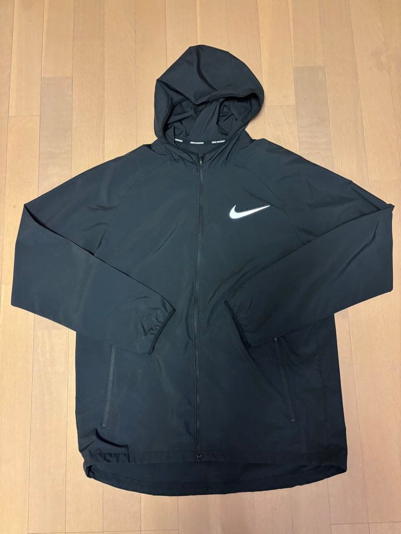 ナイキ エッセンシャル フーデッド 軽量薄手ランニングジャケット XL