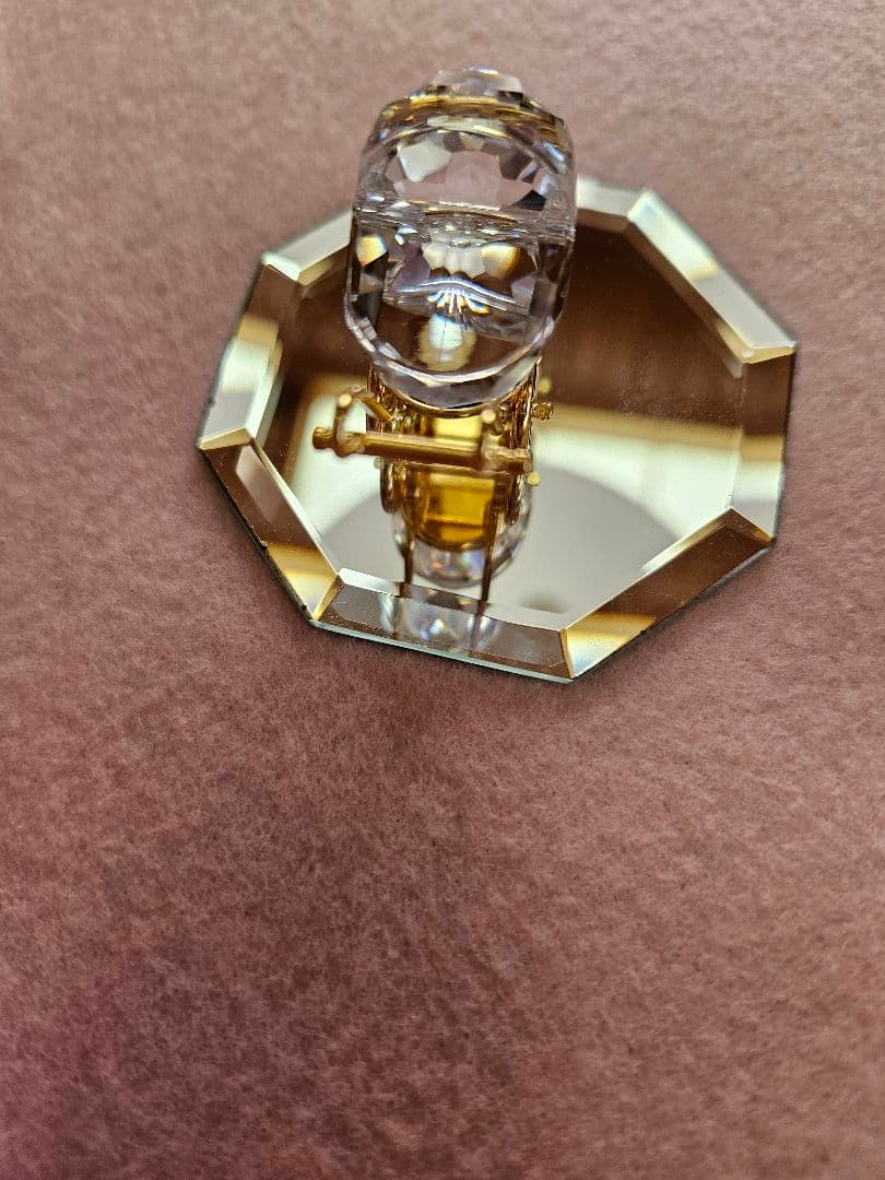 スワロフスキーの乳母車