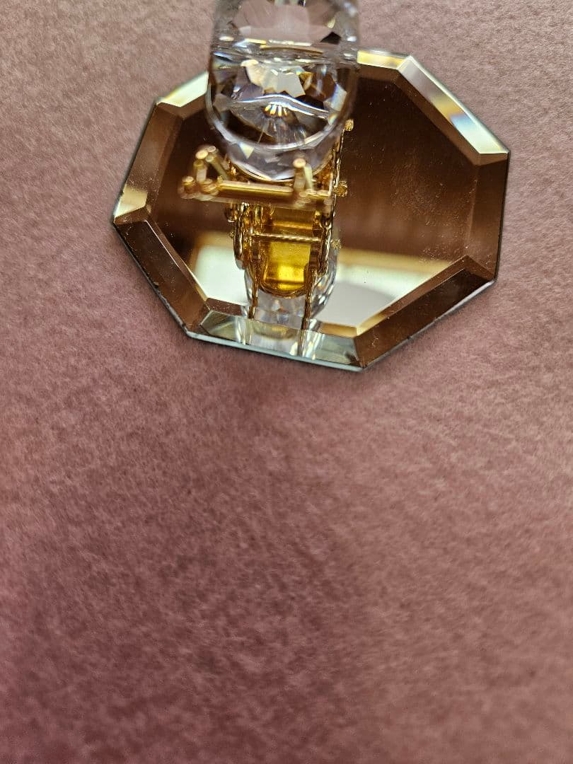 スワロフスキーの乳母車