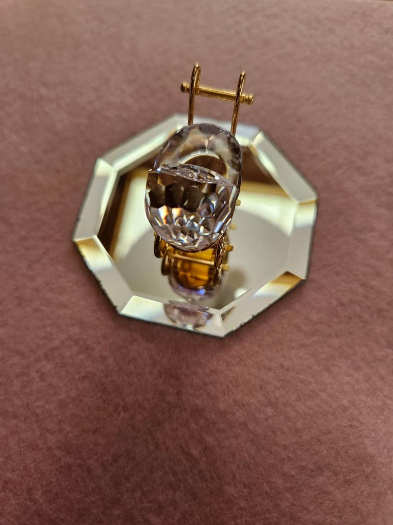 スワロフスキーの乳母車