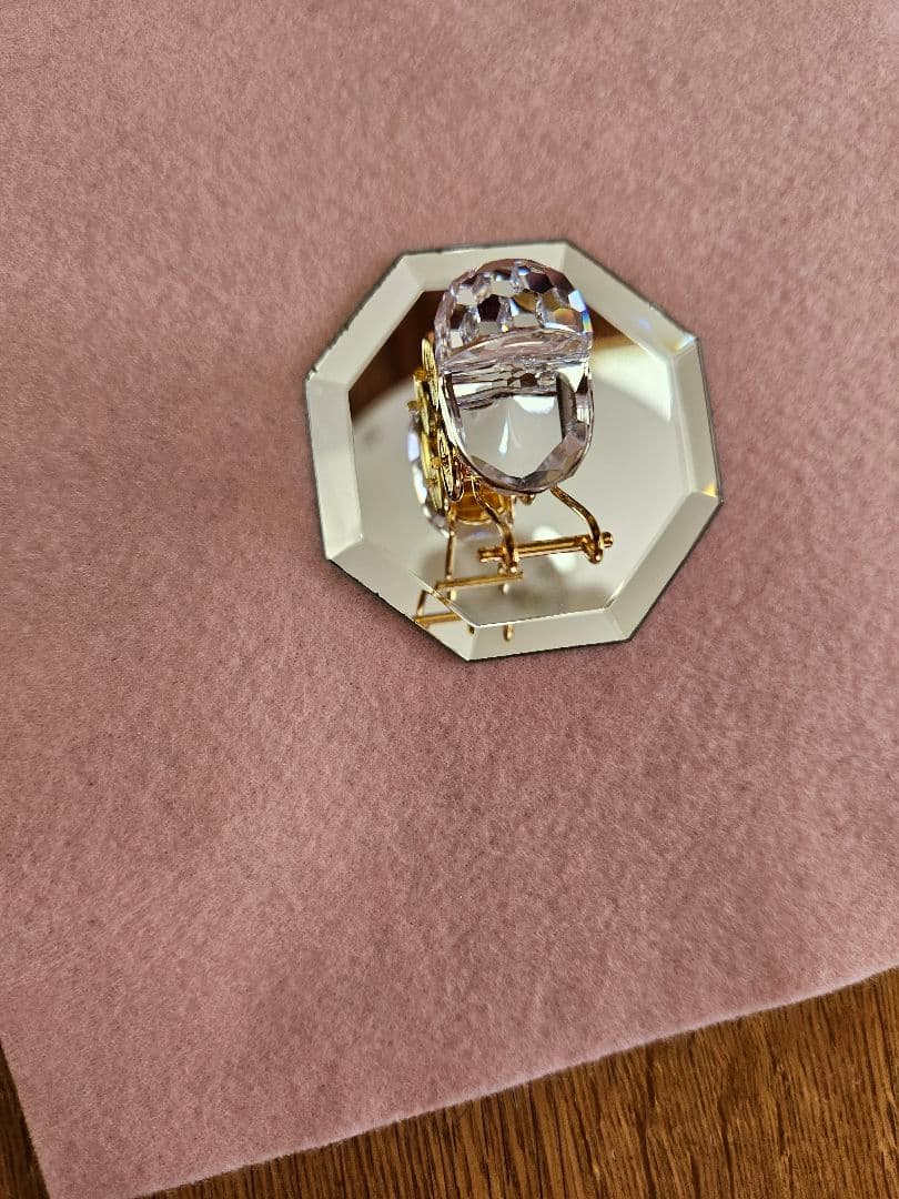 スワロフスキーの乳母車