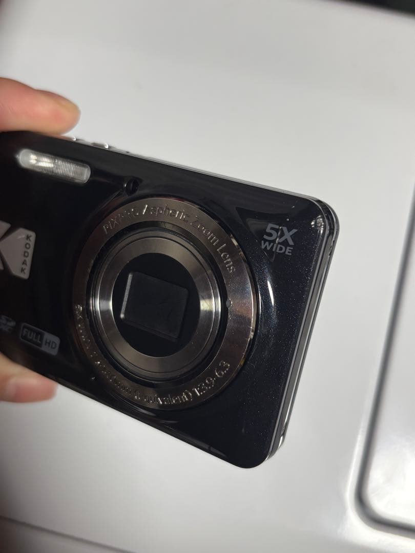 Kodak コンパクトデジタルカメラ フルHD 5倍ズーム - メルカリ