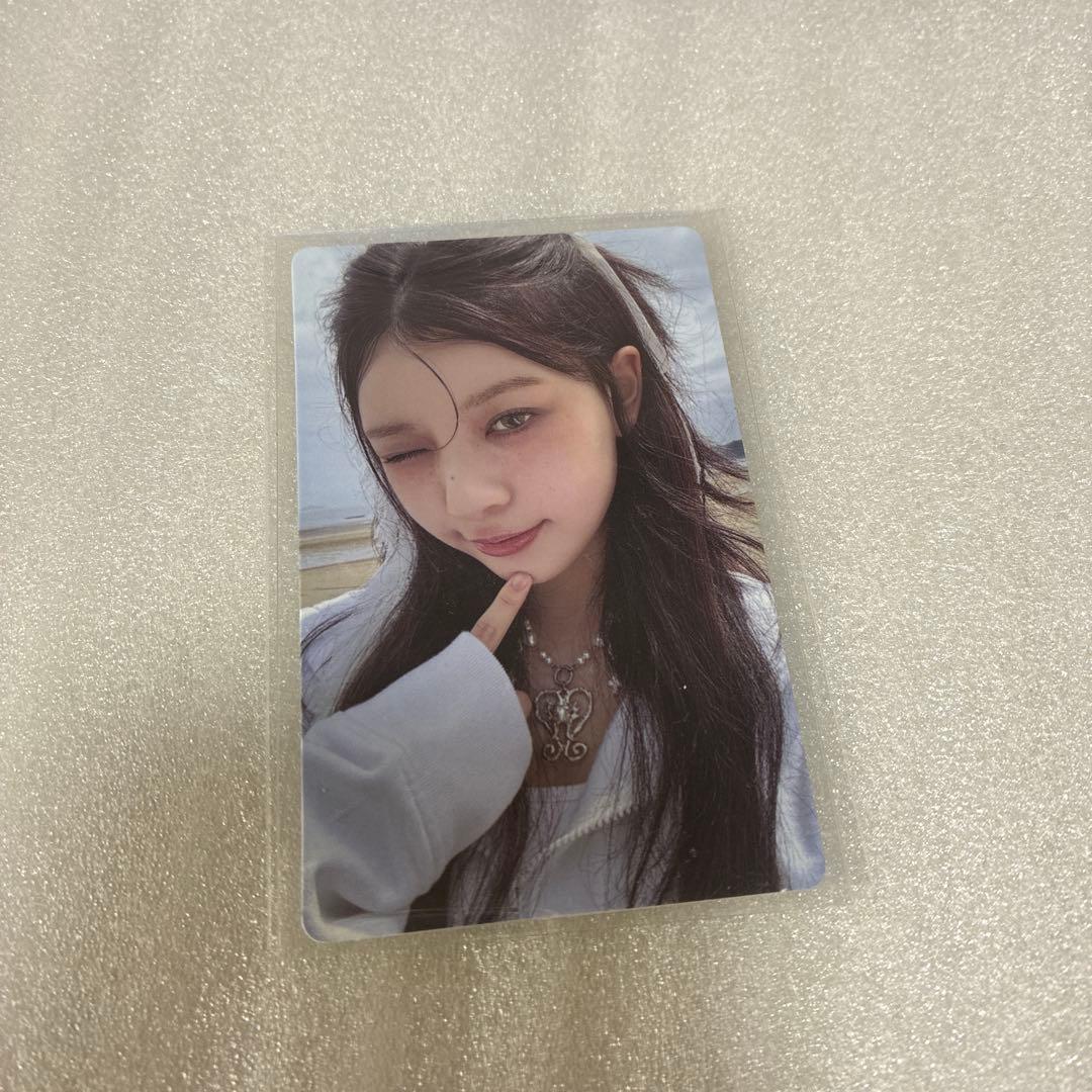 ILLIT モカ トレカ - メルカリ