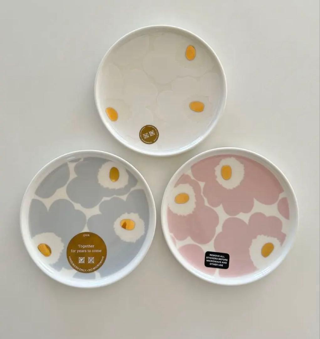 新品　マリメッコ　ウニッコ　ゴールドプレート　3枚セット marimekko（マリメッコ） 食器 ウニッコマグカップ400ml＆プレート12cm