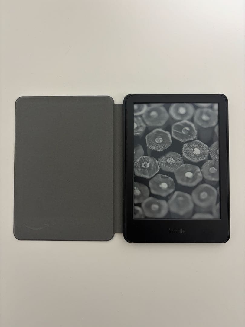 Kindle 第11世代 16GBブラック 広告なし 純正ケース付き 付属品あり amazon（アマゾン） Kindle 第11世代 16GB ブラック 2024年発売モデル