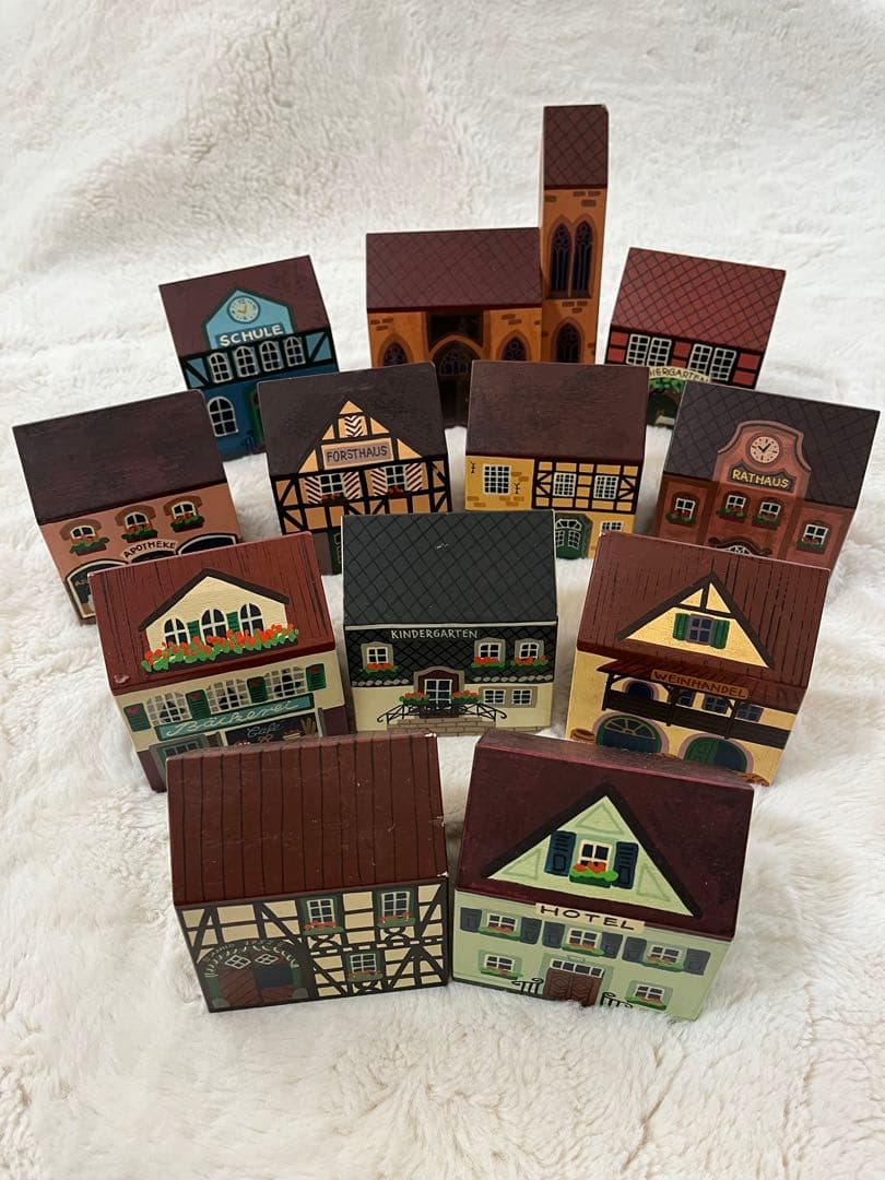 木製オルゴールセット 12個 ドイツ建物 木製回転オルゴールセット｜かわいい動物モチーフ – YohanBox – Yohanbox