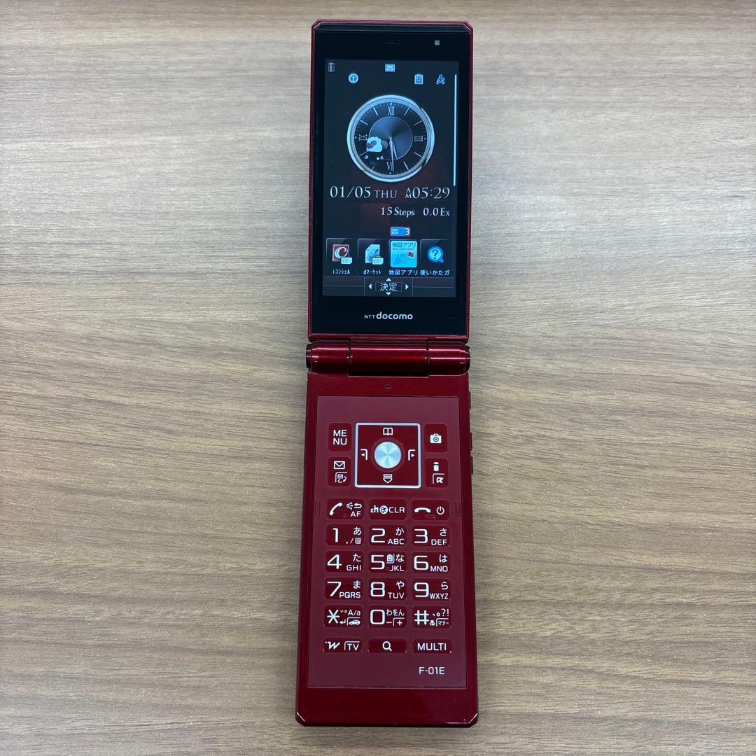 NTTドコモ F-01E 赤 携帯電話本体 - メルカリ