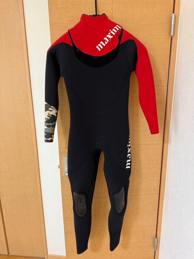 maxim フルスーツ 黒 赤 迷彩