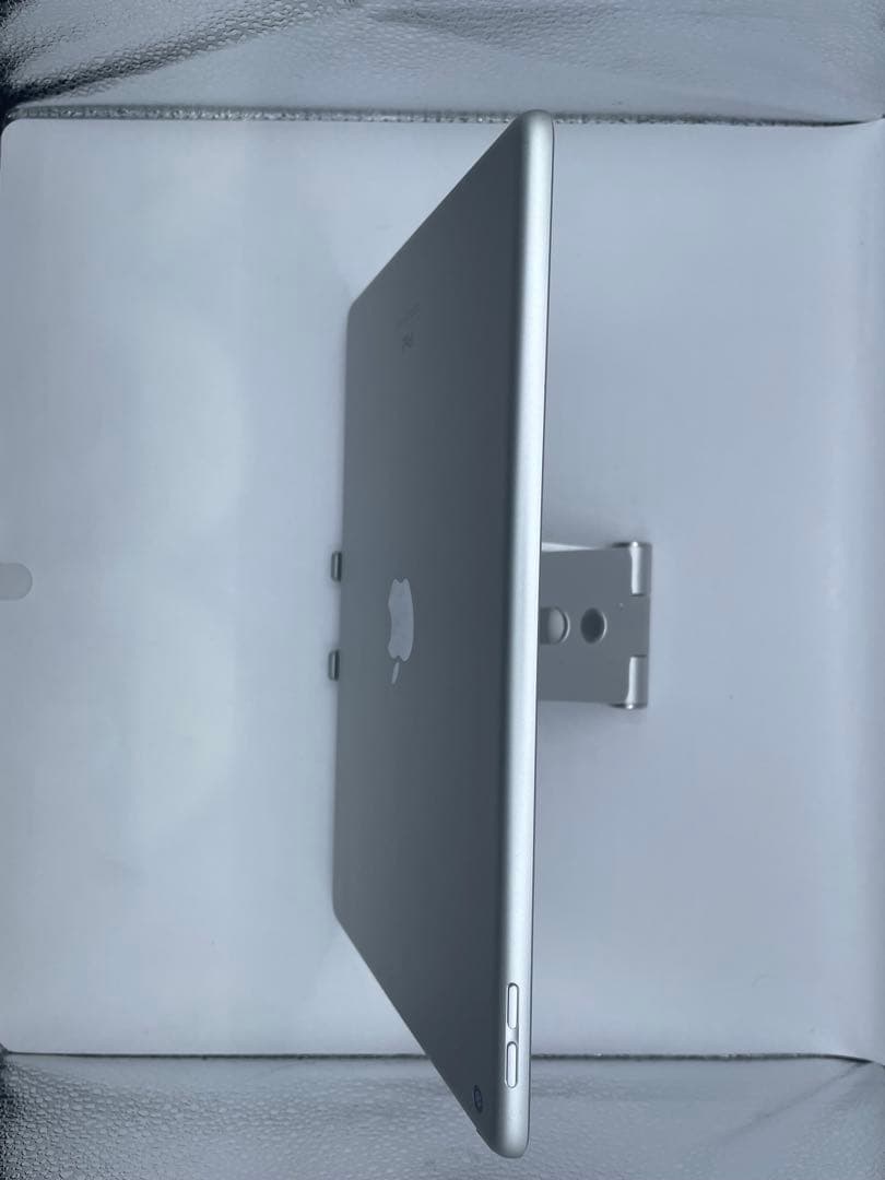 iPad 7世代 32GB バッテリー96% 中古品 - メルカリ