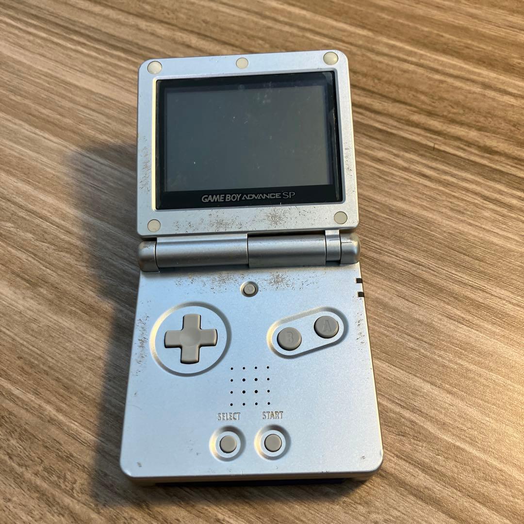 任天堂（Nintendo）ゲームボーイアドバンス SP シルバー+充電器付き