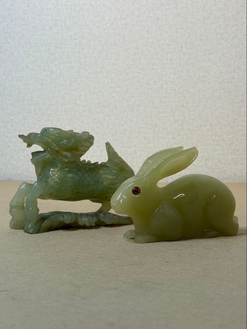 うさぎ、麒　置物　翡翠 本翡翠置物 超可愛い うさぎちゃん ミャンマー産 純白 | FARBE