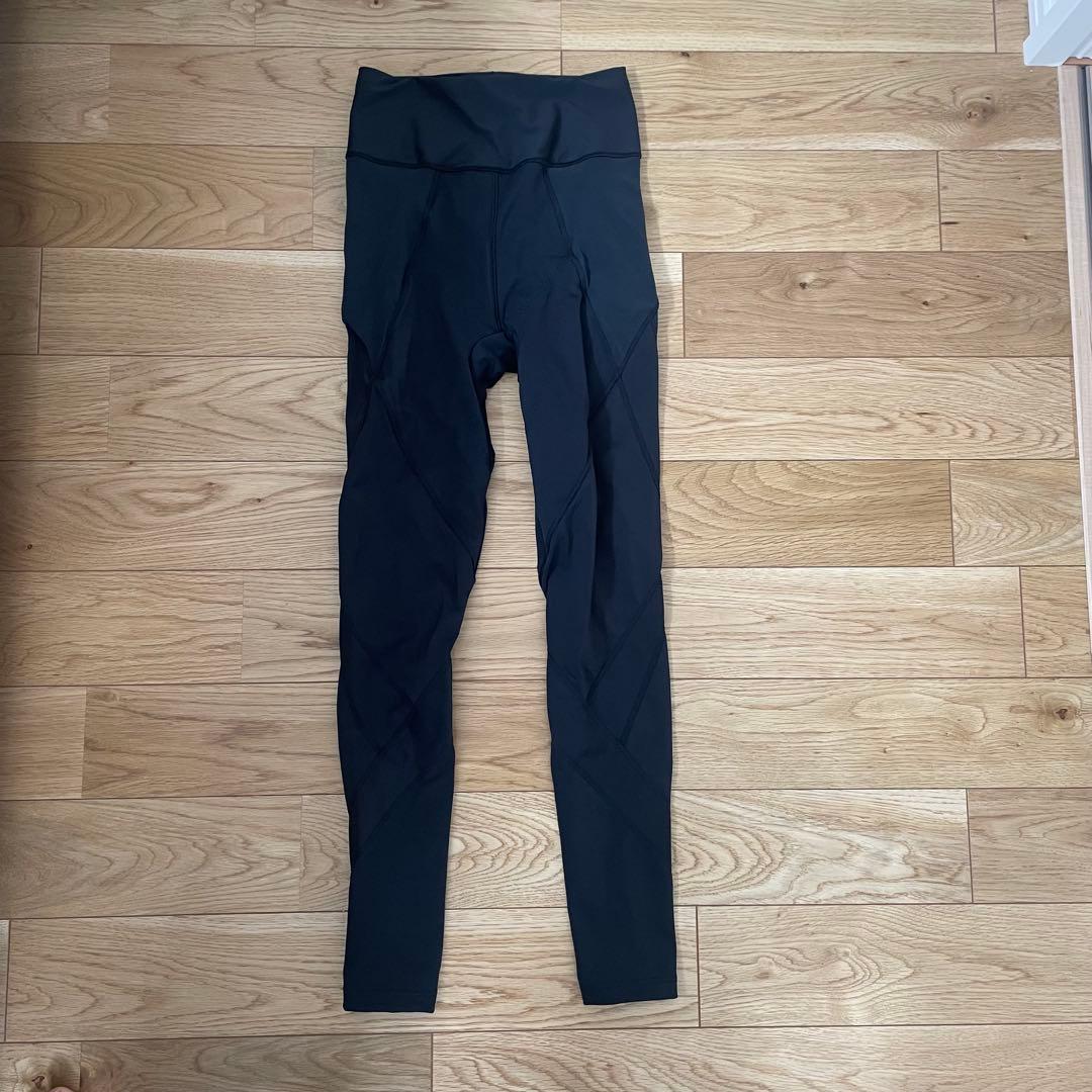 リントスル Rintosull 公式ウェア - メルカリ