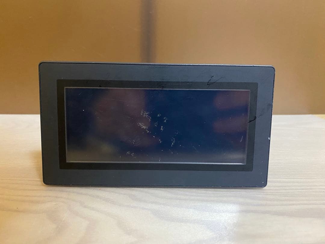 Keyence VT3-W4T タッチパネル(通電確認済み) 中古 Keyence VT3-W4T 4型 TFTカラー タッチパネル＜通電OK