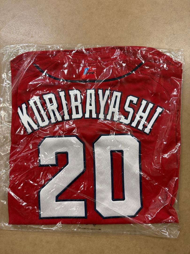 広島東洋カープ ・栗林良吏・ユニフォーム 広島東洋カープ 栗林良吏 ユニフォーム Mサイズ - メルカリ