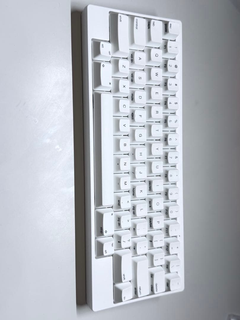 HHKB HybridType-S 雪モデル+無刻印キーキャップセット 瞬殺で完売したHHKB用「キートップセット（雪）無刻印」再販決定、600