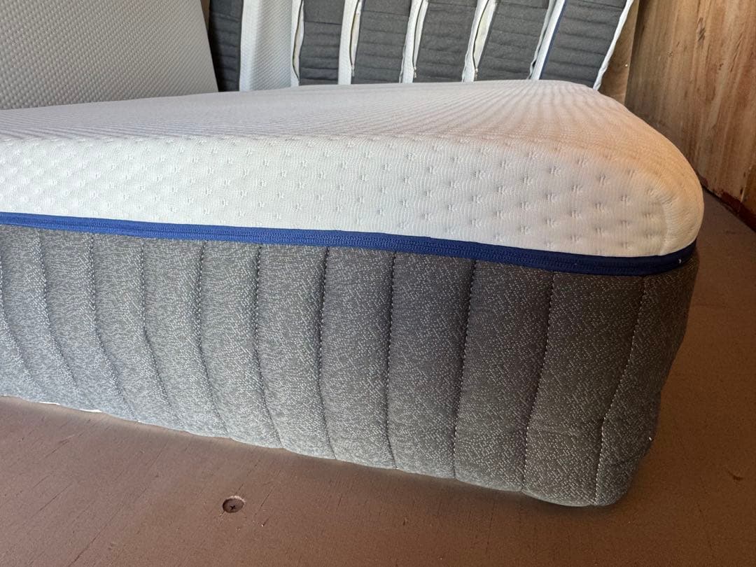 地域限定配送 エマ・ハイブリッドV2プラス クィーンサイズ 美品