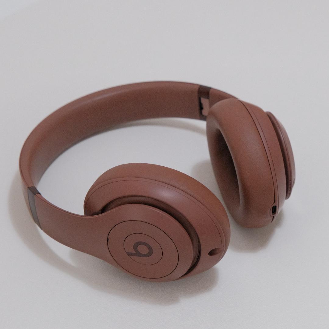 Beats Studio Pro x Kim Kardashian アース Kim x Beats Unboxing - Earth Edition - YouTube