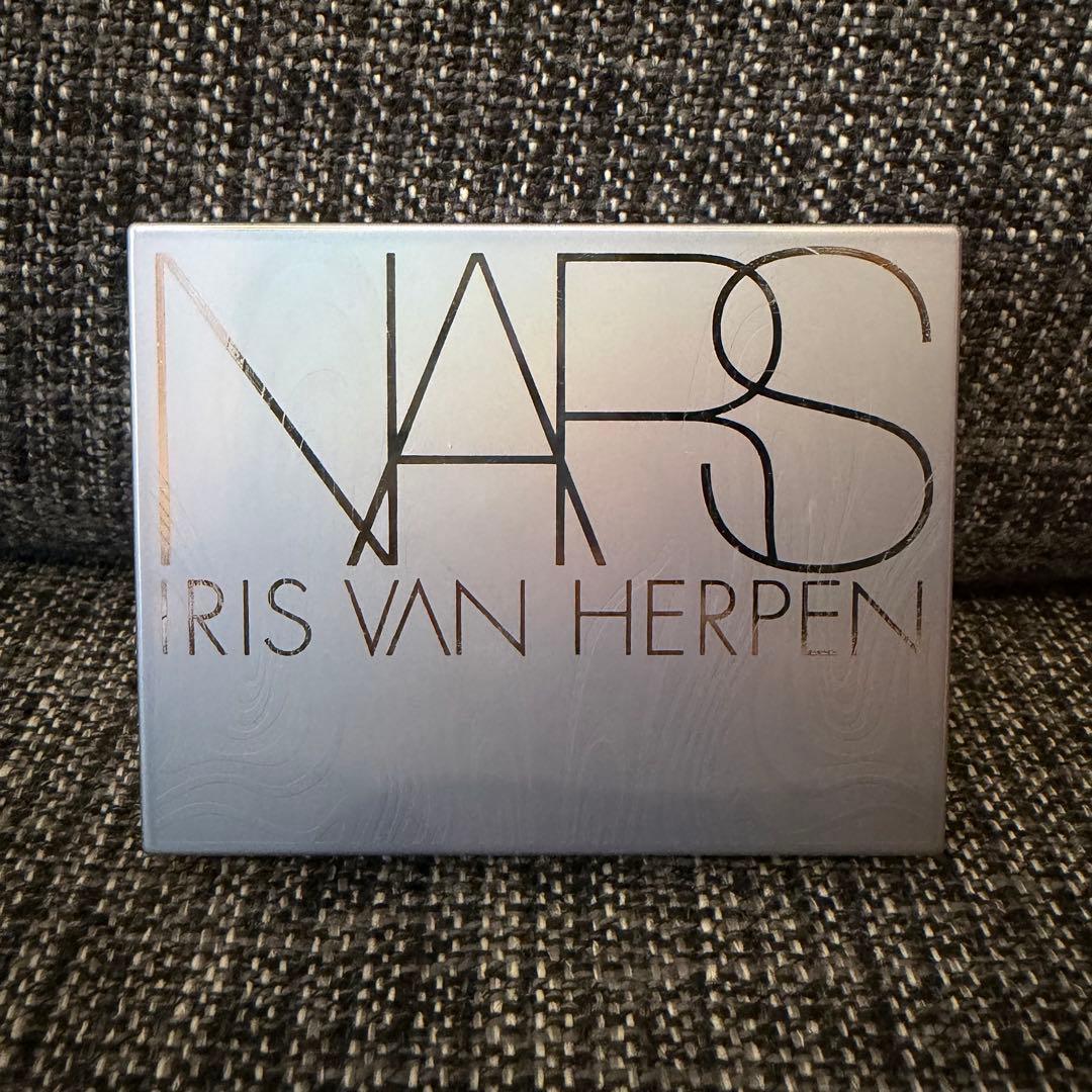 NARS ライトリフレクティング プリズマティックパウダー 05082 - メルカリ